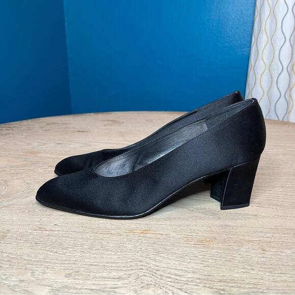 Stuart Weitzman Vintage 90s Satin Block Heel Classic Pumps Black Size 7 - Picture 4 of 15